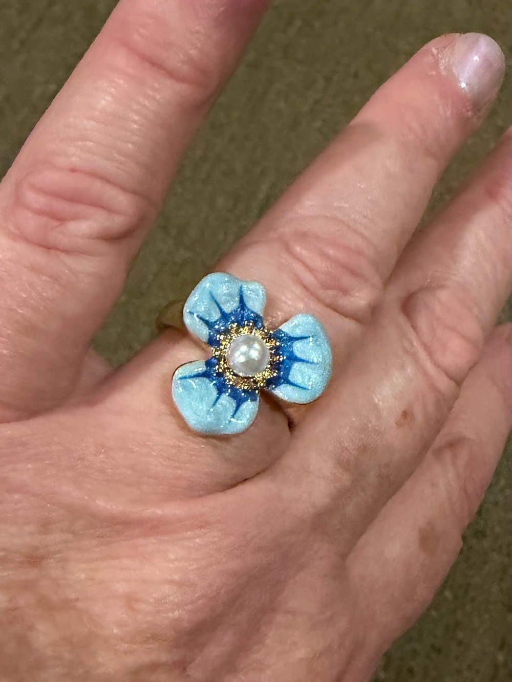 Avon Bleu Bloom Fleur Gold-Tone Blue Enamel Flower Ring with Pearl Center, NIB